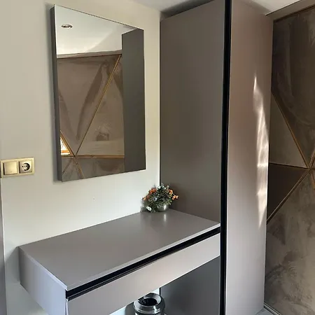 Kalimeras Deluxe ספנג'ה