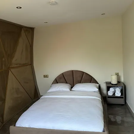 Kalimeras Deluxe * ספנג'ה