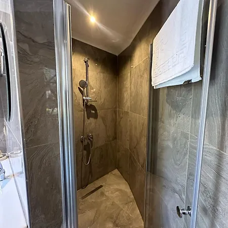 Kalimeras Deluxe בית נופש ספנג'ה