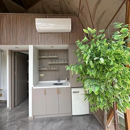 Kalimeras Deluxe בית נופש ספנג'ה