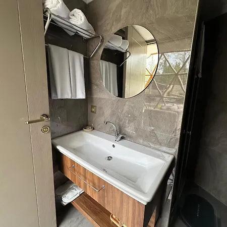 Kalimeras Deluxe ספנג'ה