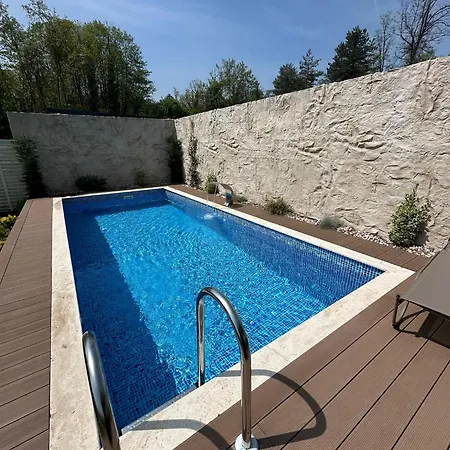 Kalimeras Deluxe ספנג'ה